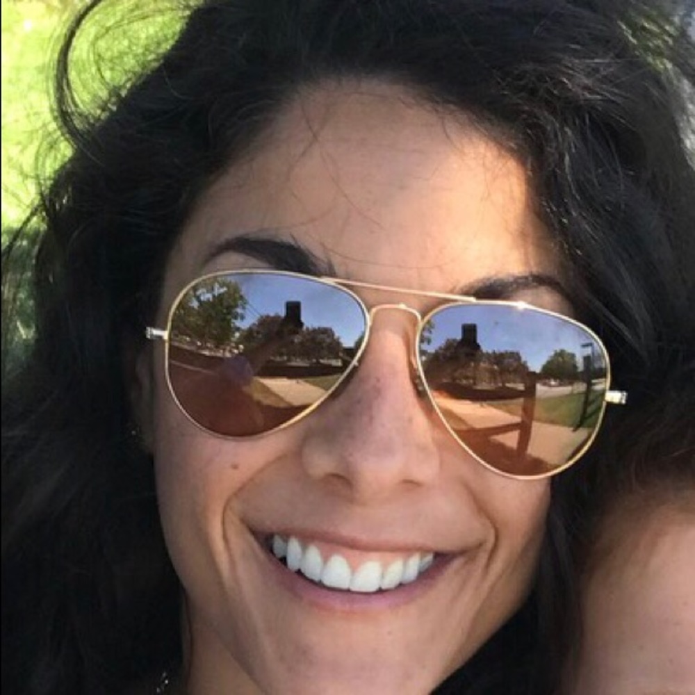 Meet your Posher, Isabel